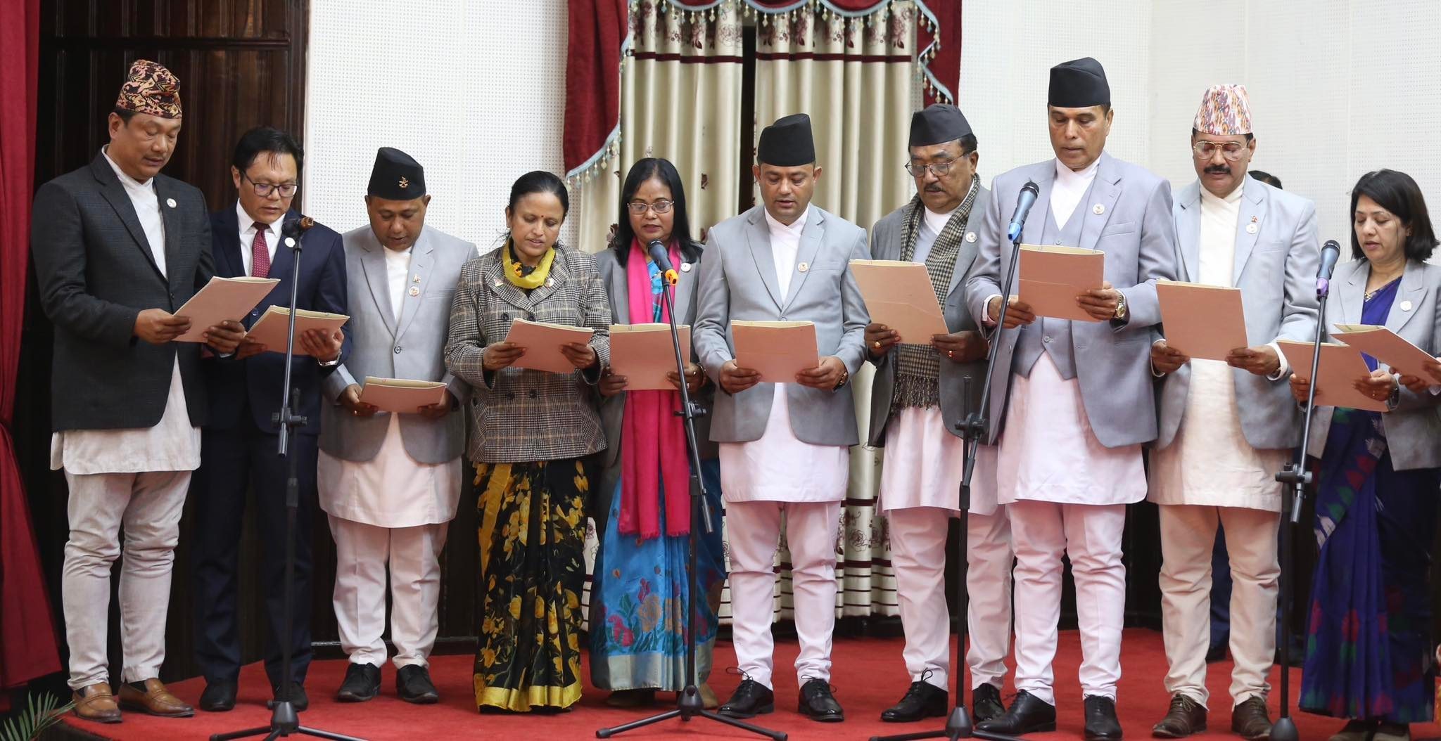 नवनियुक्त मन्त्रीहरूद्वारा शपथ ग्रहण