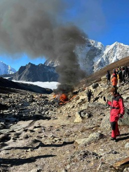 मनाङ एयरको हेलिकप्टर दुर्घटना