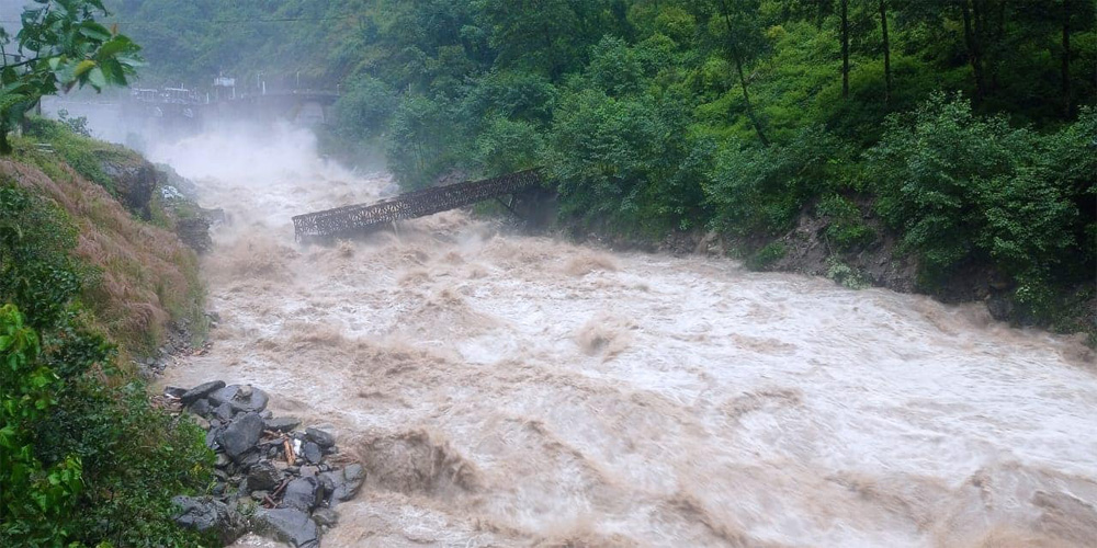 बाढी, पहिरो र डुबानमा परेका १७ हजार जनाभन्दा धेरैको उद्धार